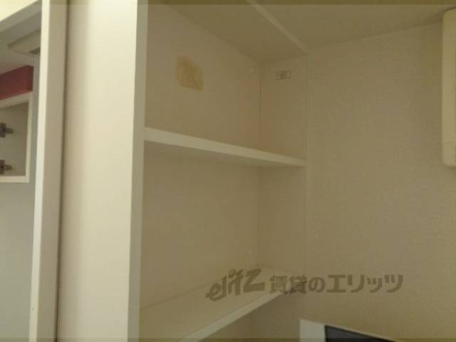 洗濯機置場　収納