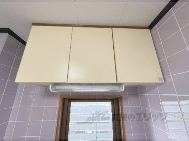 キッチン　上部収納