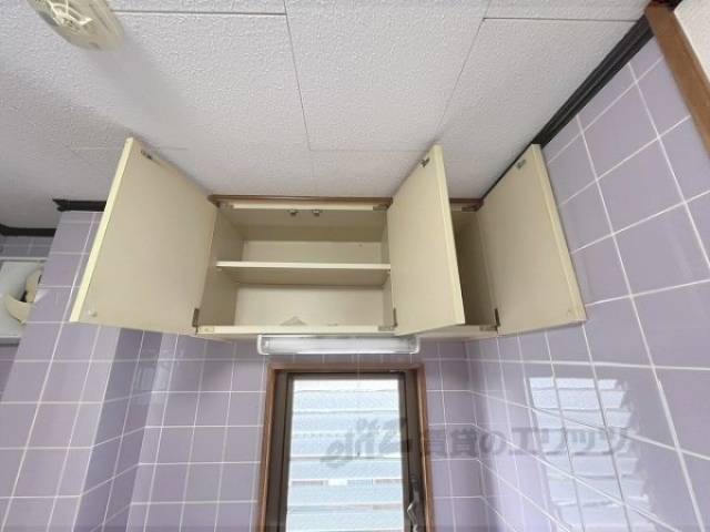 キッチン　上部収納