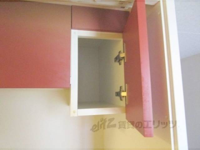 キッチン　上部収納