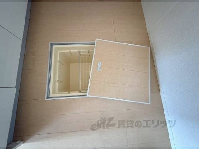 キッチン　床下収納