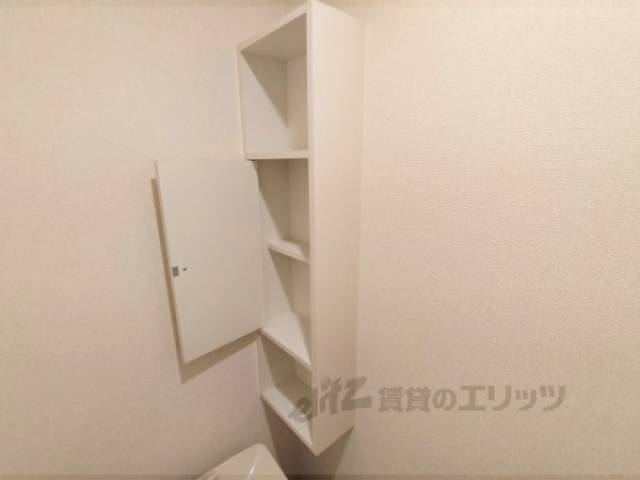 トイレ　棚