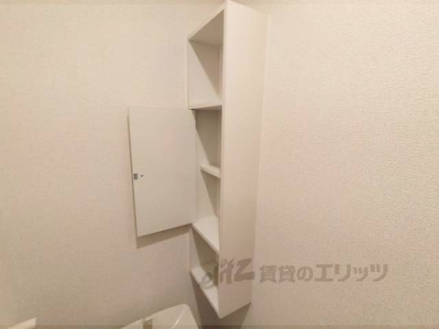 トイレ　棚