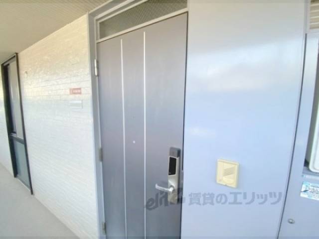 玄関　インターホン