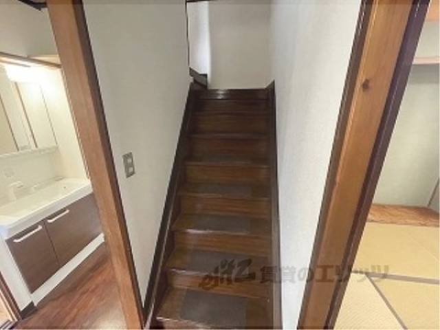 廊下　階段