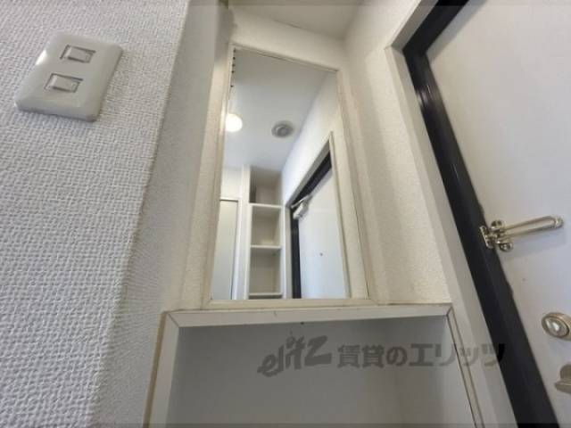 玄関　鏡