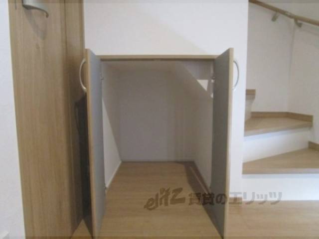 収納　トイレ横収納