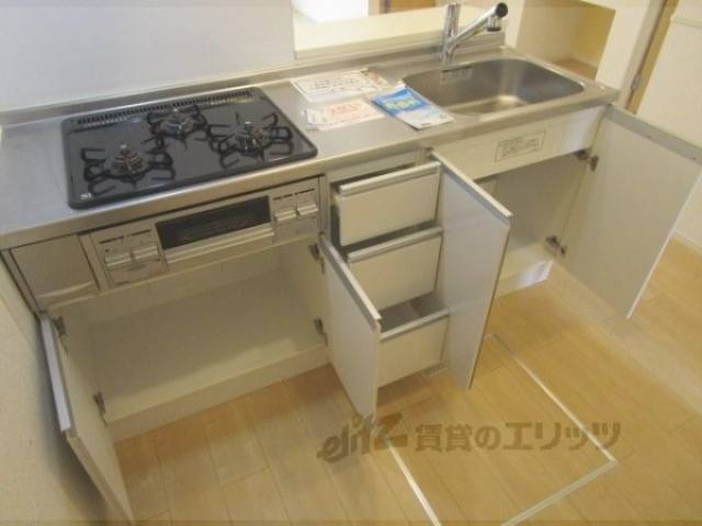 キッチン　下部収納