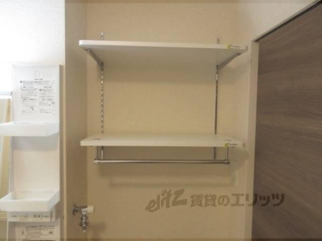 洗濯機置場　収納