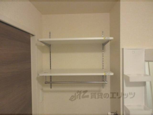 洗濯機置場　収納