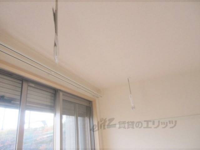 洋室　室内物干し