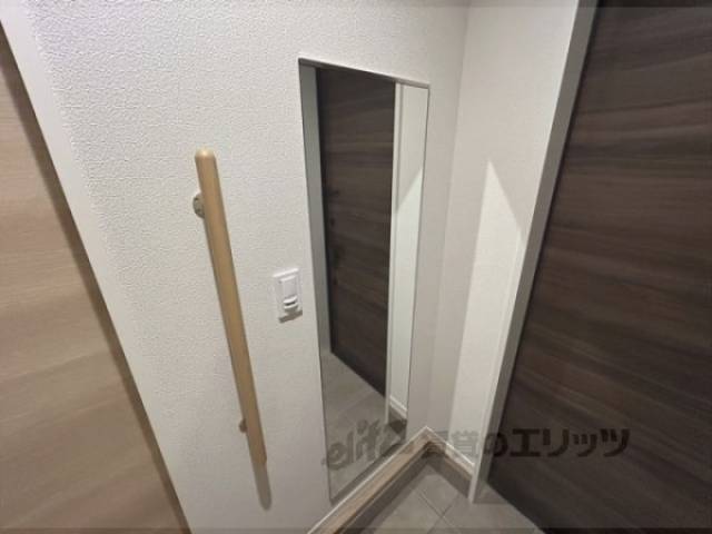 玄関　鏡