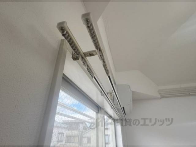 カーテンレール