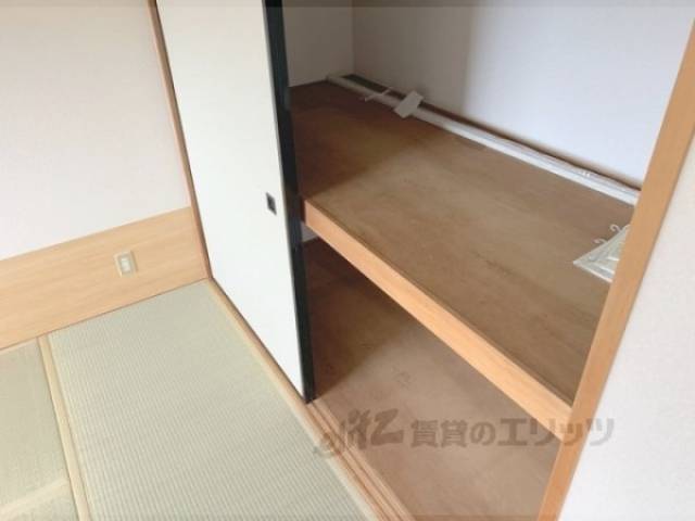 収納　押入