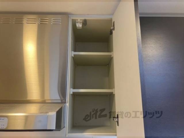 キッチン　上部収納