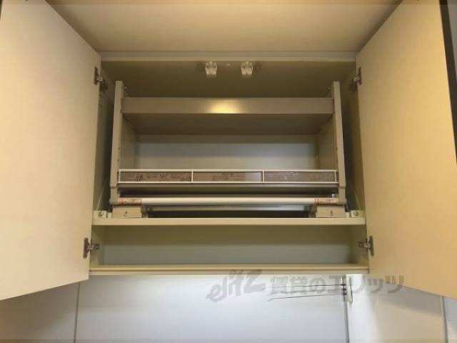 キッチン　上部収納