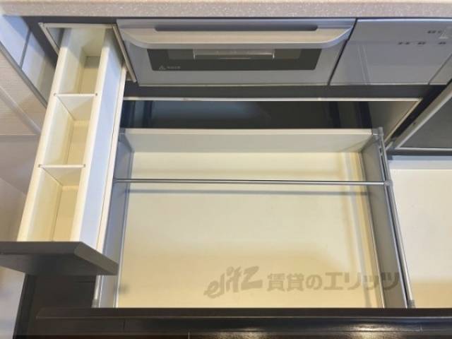 キッチン　下部収納