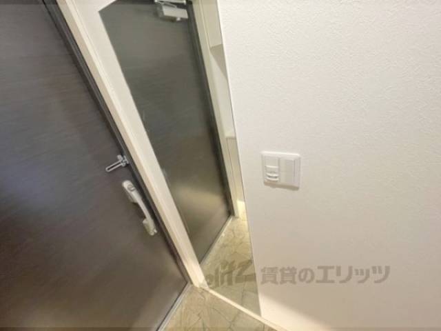 玄関　鏡