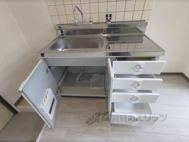 キッチン　収納下部