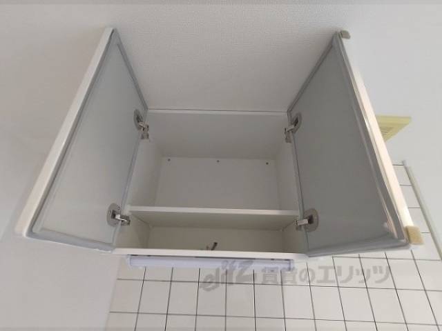 キッチン　収納上部