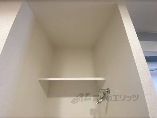 洗濯機置場　洗濯機置き場上部棚