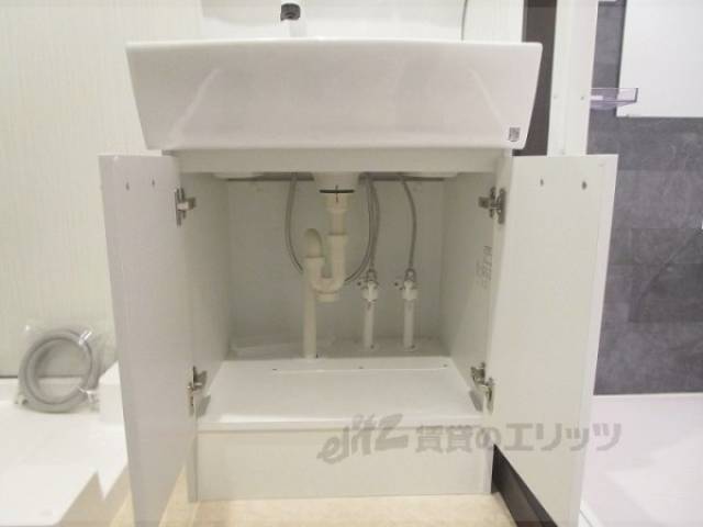 洗面所　洗面台下収納