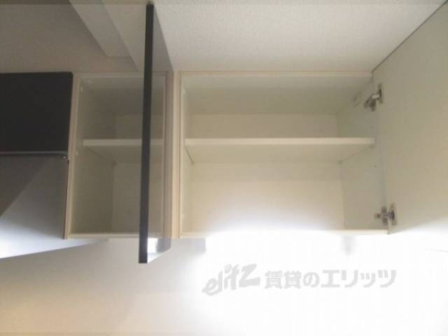 キッチン　上収納