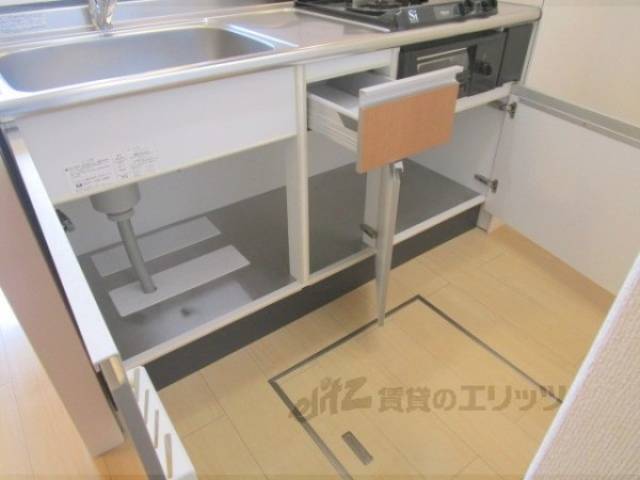 キッチン　下部収納