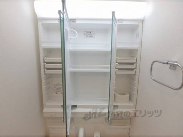 洗面所　上部収納