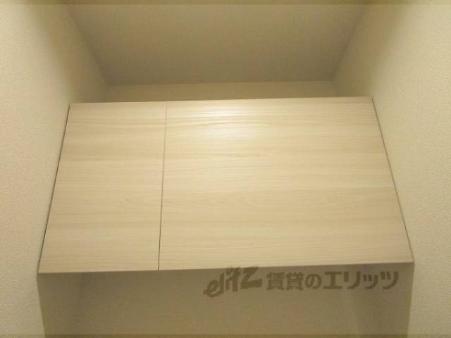 トイレ　上部収納