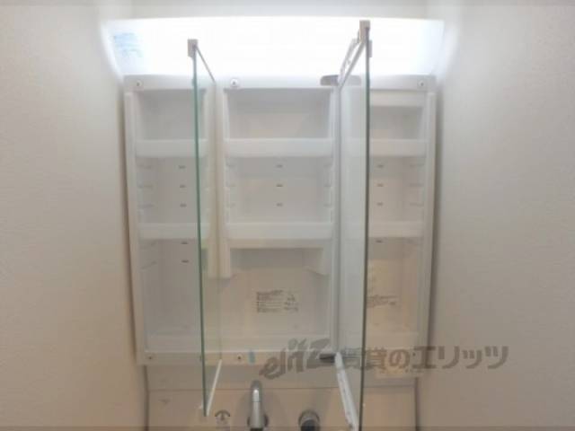 洗面所　上部収納