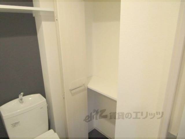 トイレ　トイレ収納