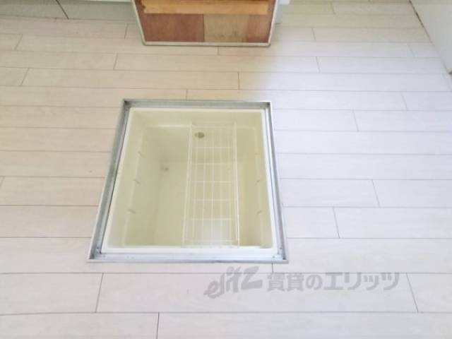 キッチン　床下収納