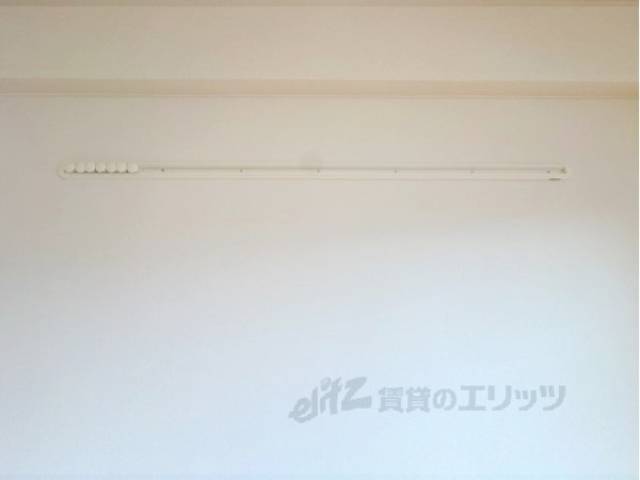 ハンガーレール