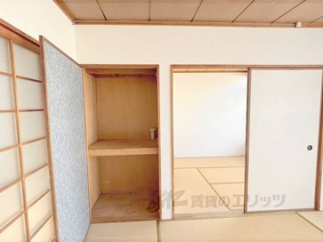 和室　収納
