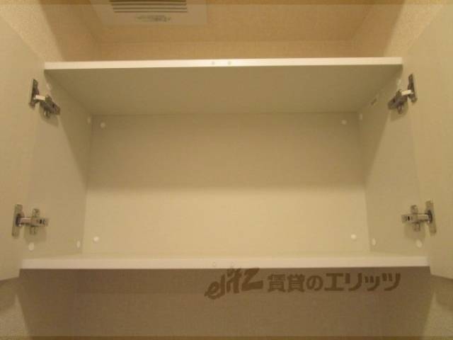 トイレ　収納棚