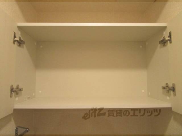 トイレ　収納棚