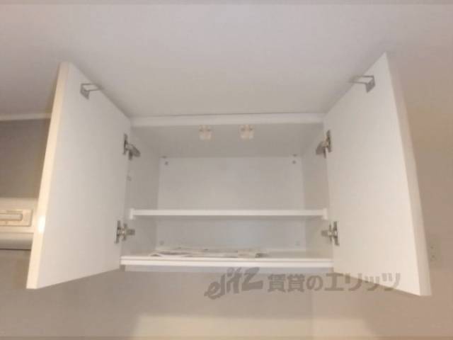 キッチン　上部収納