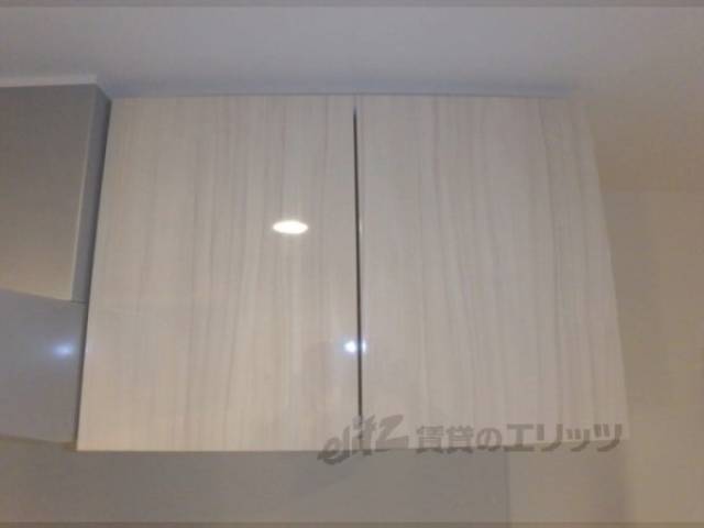 キッチン　上部収納