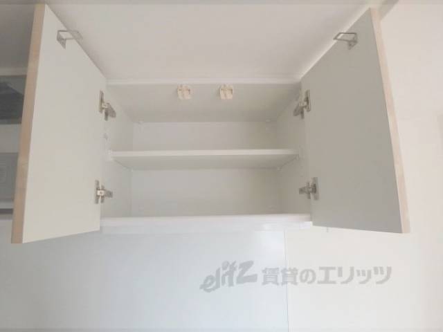 キッチン　上部収納