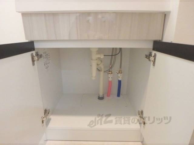 洗面所　下部収納