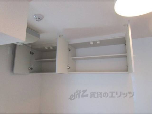 キッチン　上部収納