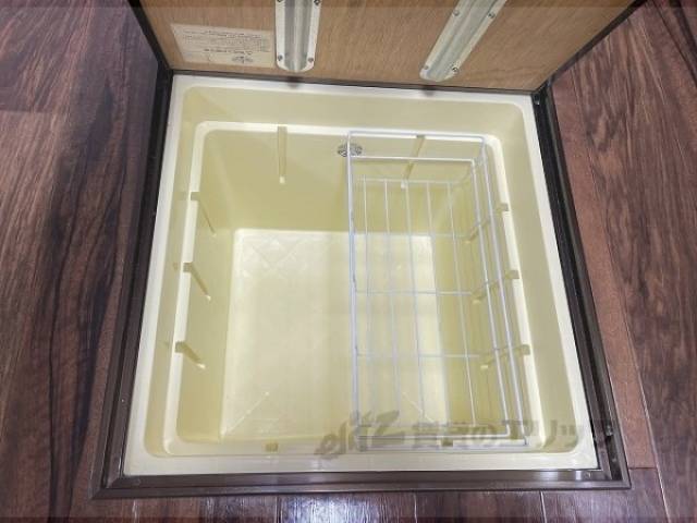 収納　床下首脳