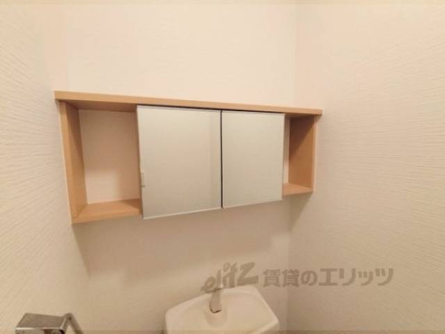 トイレ　棚