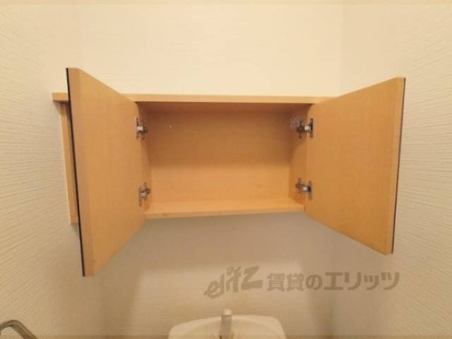 トイレ　棚