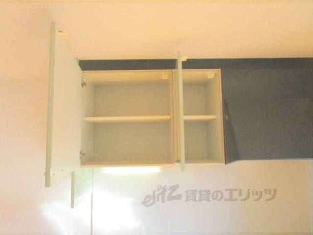 キッチン　上部収納