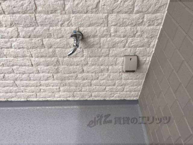 ベランダ　散水栓