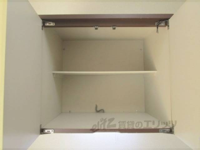 キッチン　上部収納