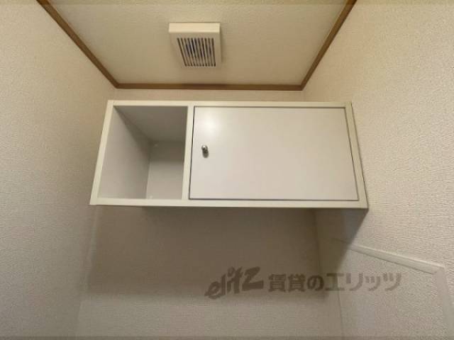 トイレ　棚