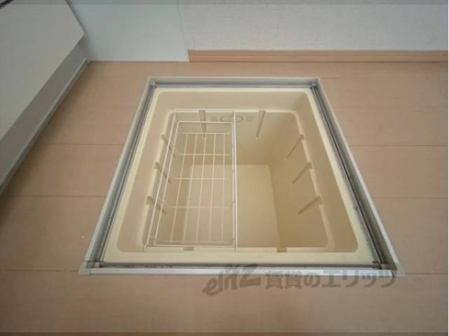 キッチン　床下収納